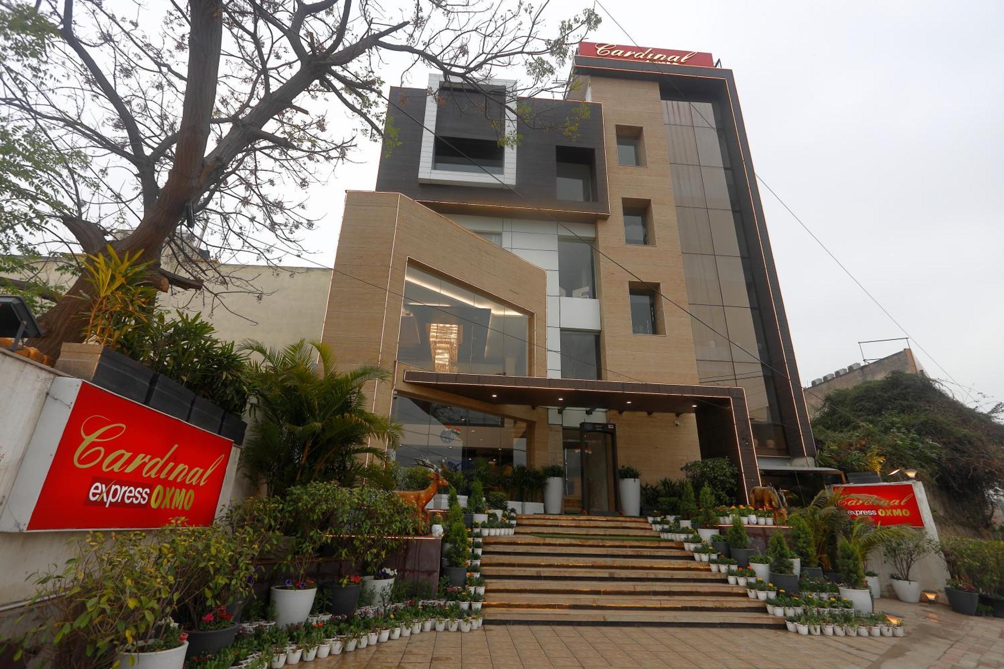 Cardinal Express Oxmo Delhi Airport Hotel